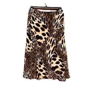 gNw Animal/Leopard Print skirt size Small